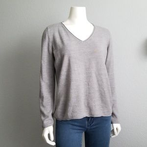 Casual V-neck pullover sweater